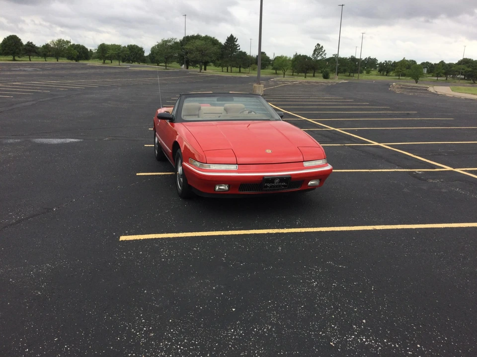 1990 Buick Reatta - Image 7 of 31