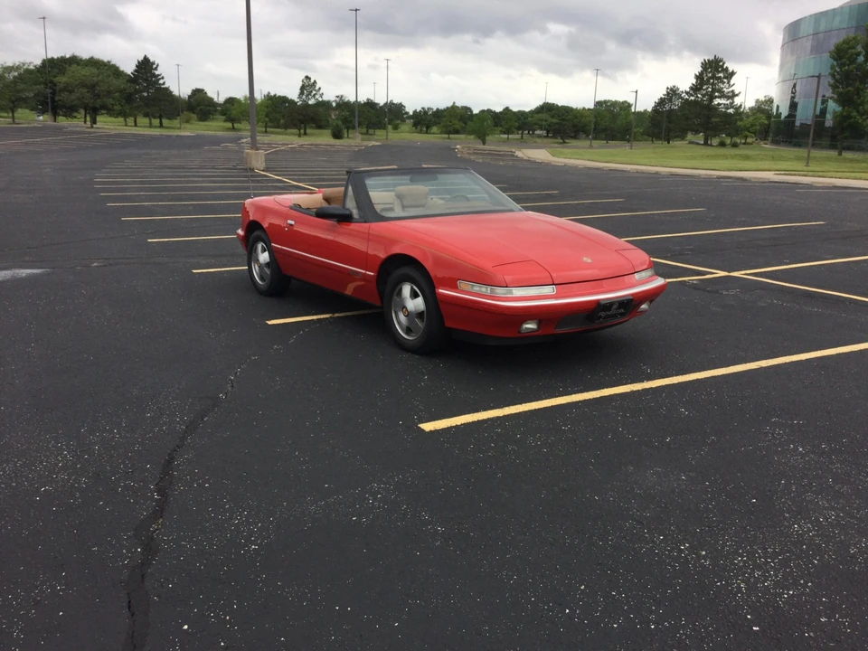 1990 Buick Reatta - Image 8 of 31