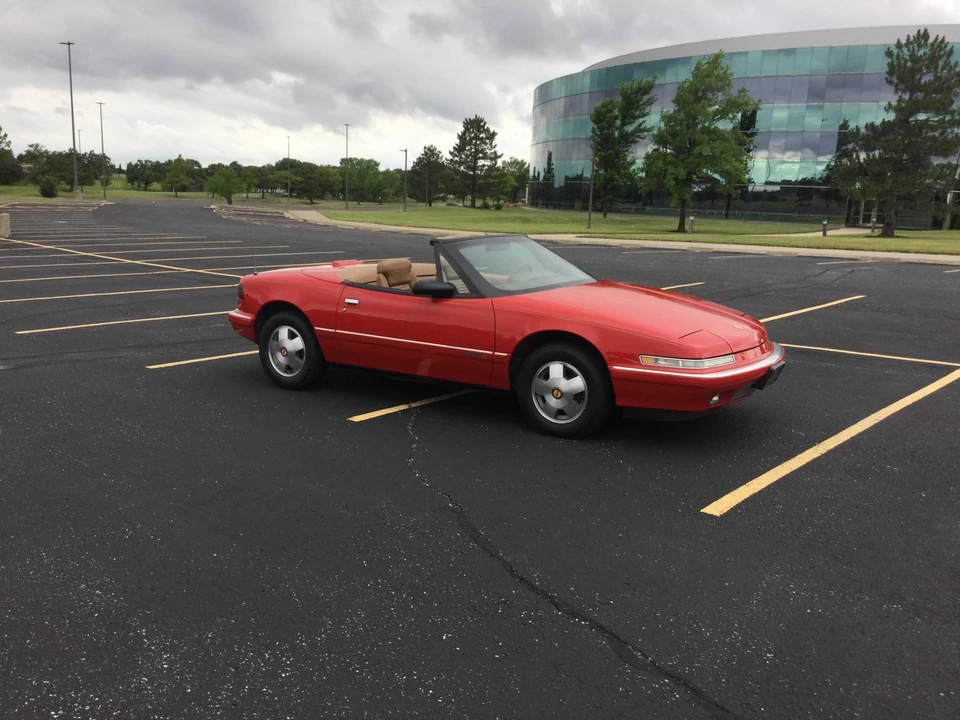 1990 Buick Reatta - Image 9 of 31