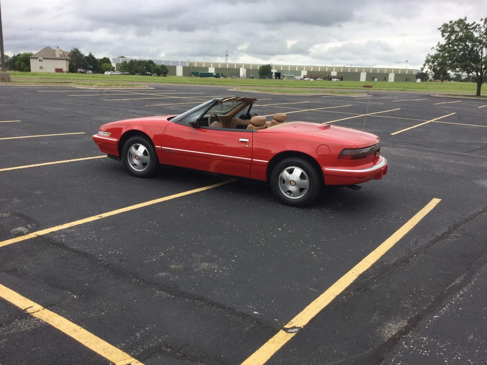 1990 Buick Reatta - Image 20 of 31