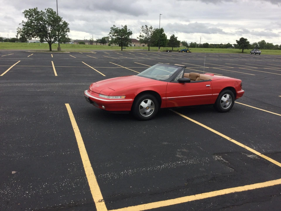 1990 Buick Reatta - Image 22 of 31
