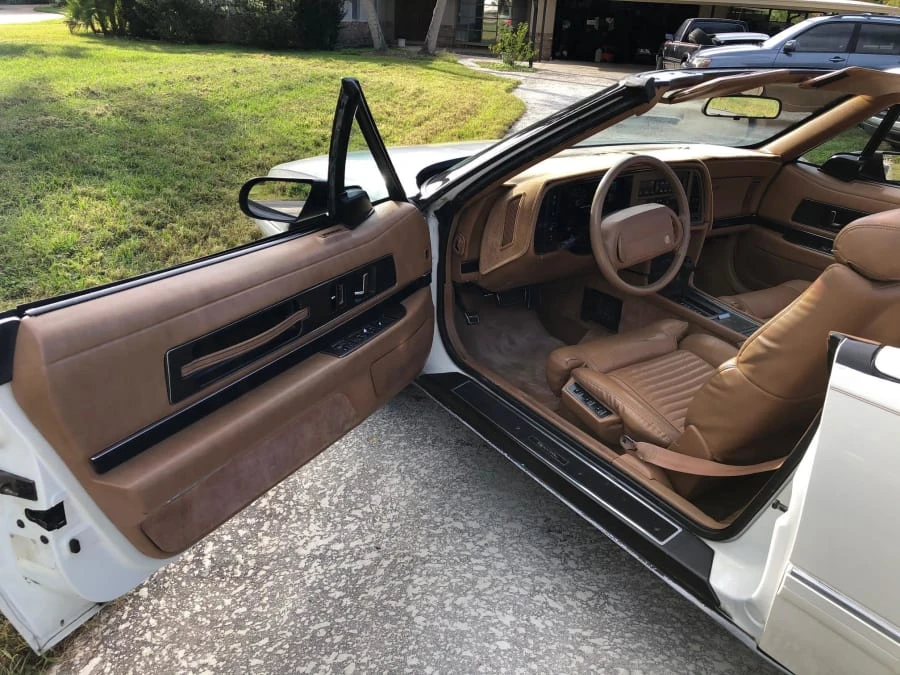 1990 Buick Reatta - Image 4 of 12