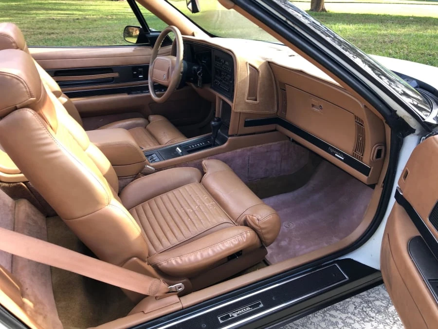 1990 Buick Reatta - Image 3 of 12