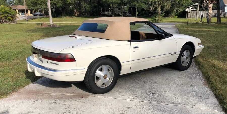 1990 Buick Reatta - Image 11 of 12