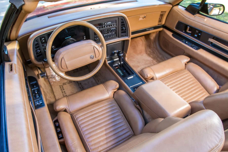 1990 Buick Reatta - Image 4 of 12