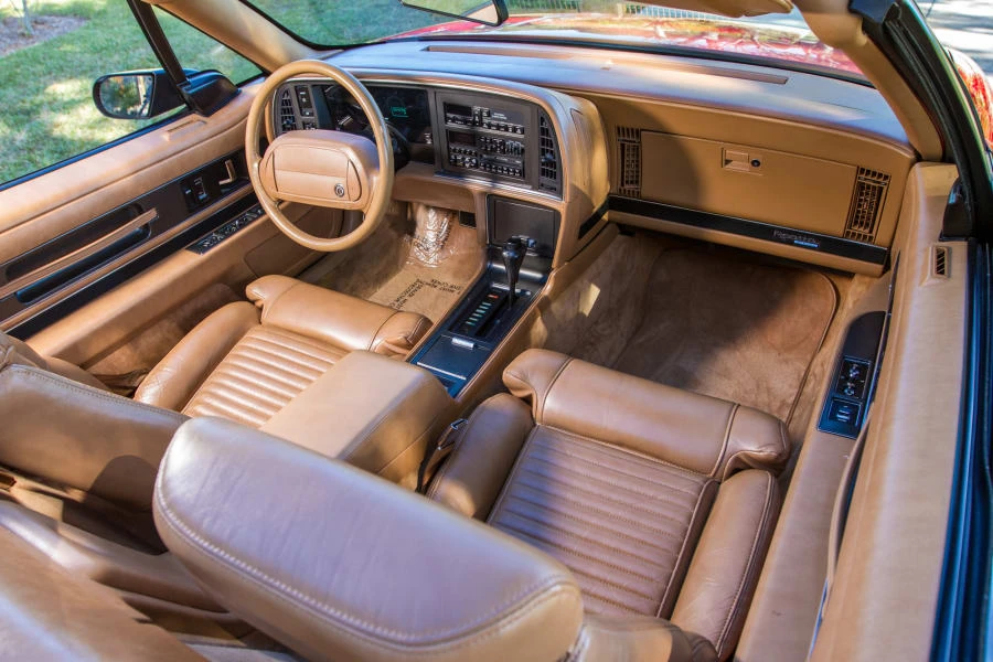 1990 Buick Reatta - Image 5 of 12