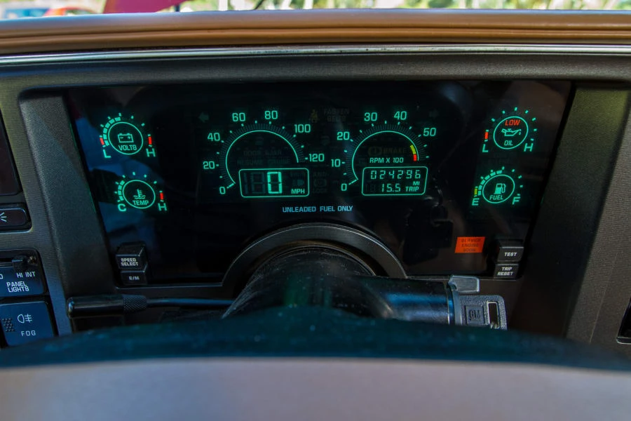1990 Buick Reatta - Image 6 of 12