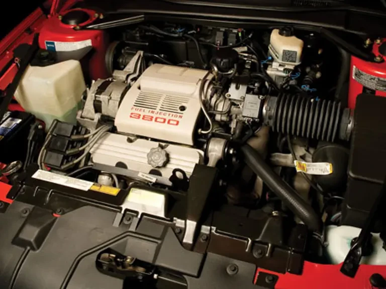 1990 Buick Reatta - Image 6 of 8