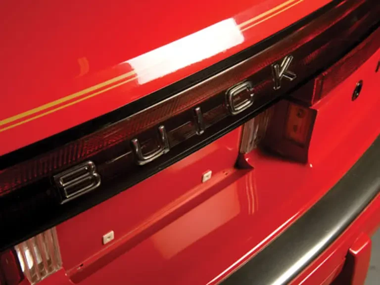 1990 Buick Reatta - Image 3 of 8