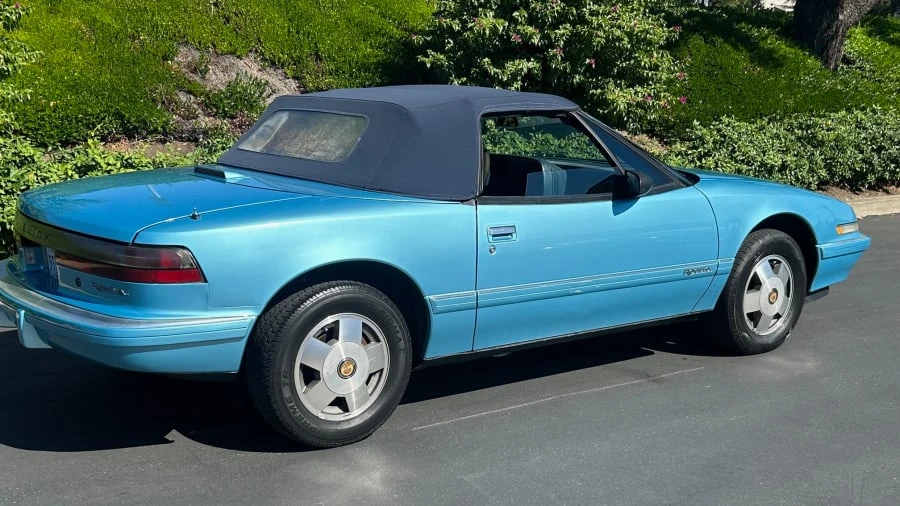 1990 Buick Reatta - Image 3 of 12