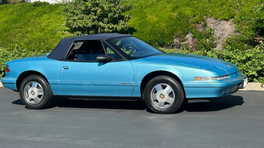 1990 Buick Reatta - Image 5 of 12