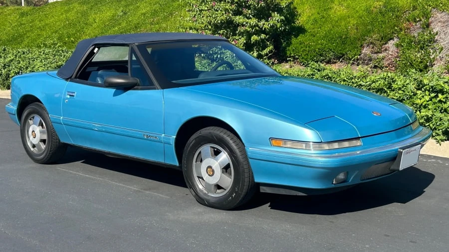 1990 Buick Reatta - Image 4 of 12