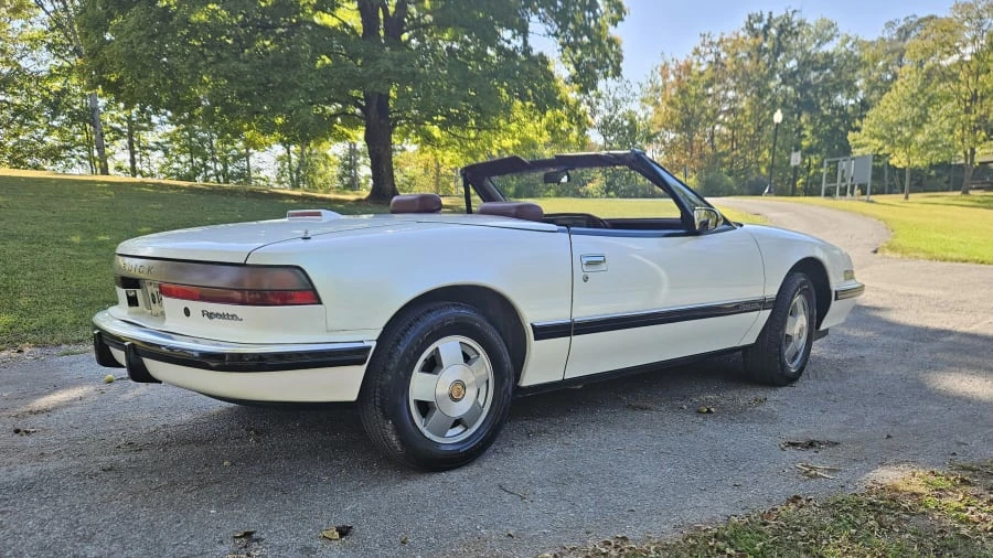 1990 Buick Reatta - Image 3 of 8
