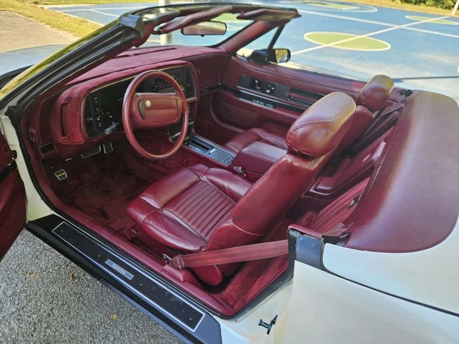 1990 Buick Reatta - Image 6 of 8