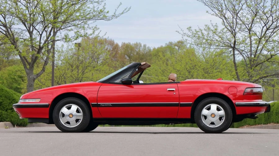 1990 Buick Reatta - Image 2 of 22