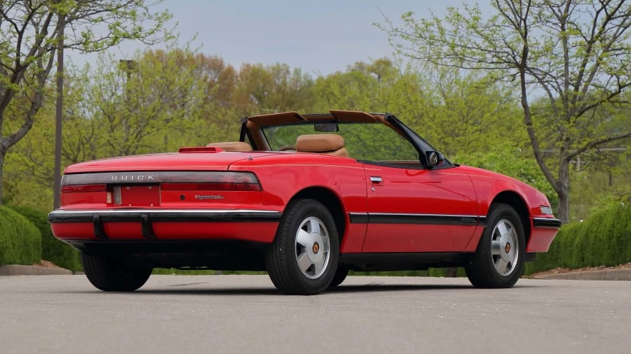 1990 Buick Reatta - Image 3 of 22