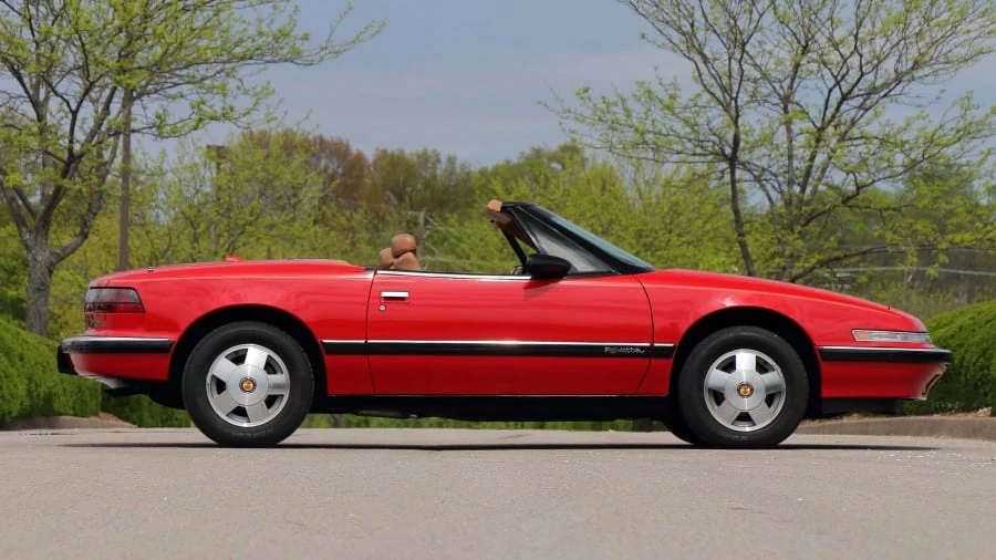 1990 Buick Reatta - Image 8 of 22