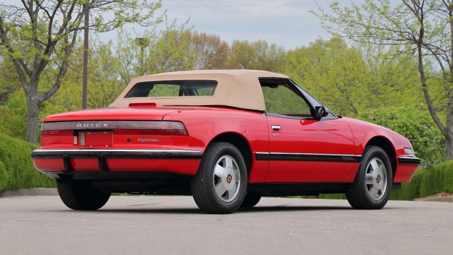 1990 Buick Reatta - Image 17 of 22