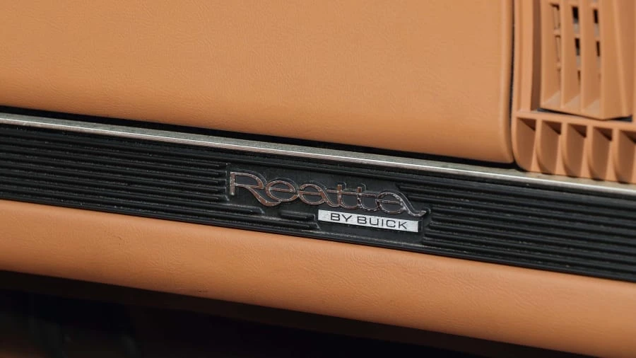1990 Buick Reatta - Image 19 of 22