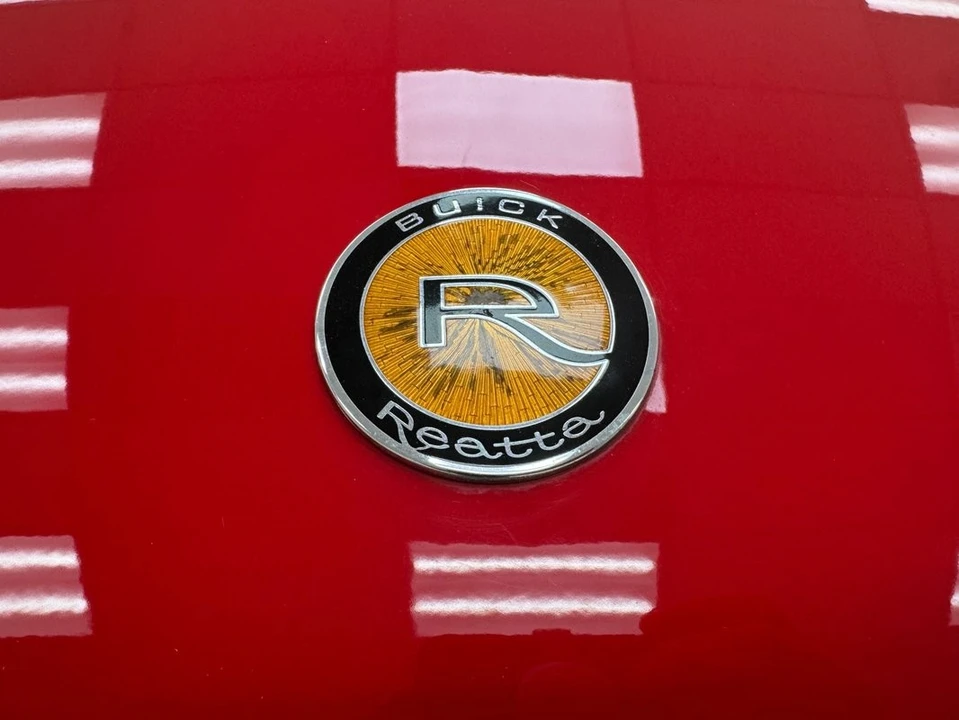 1990 Buick Reatta - Image 12 of 31