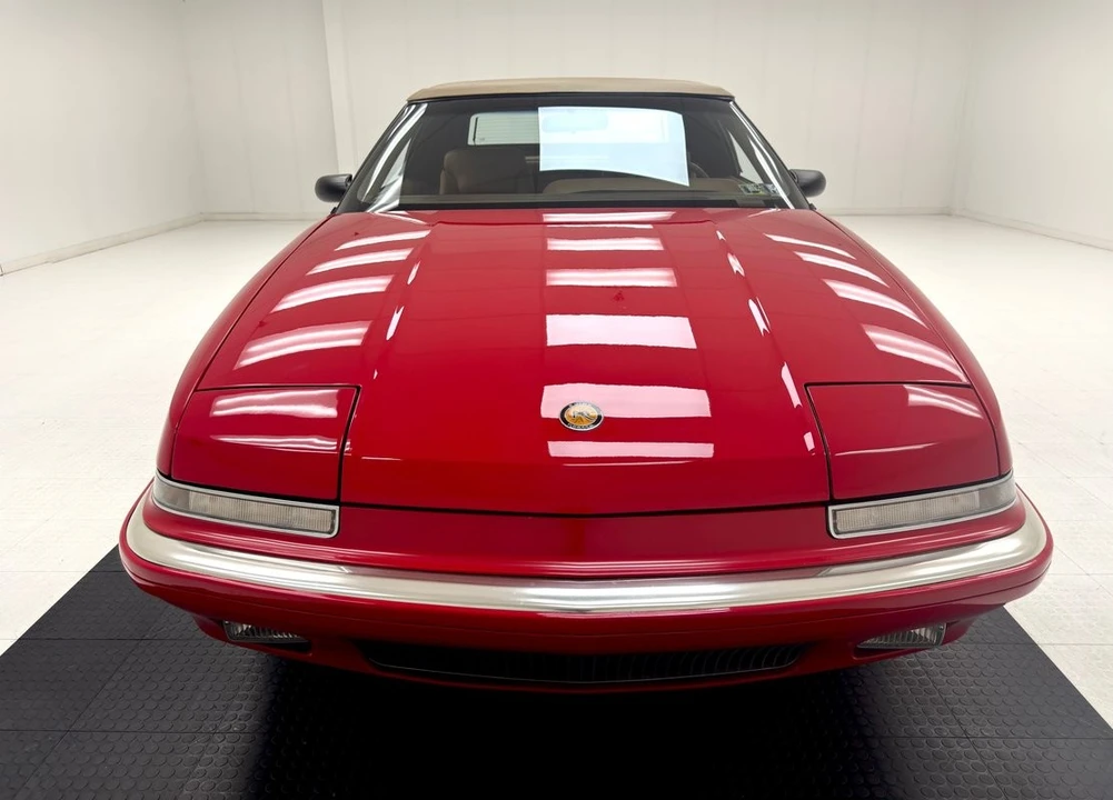 1990 Buick Reatta - Image 11 of 31