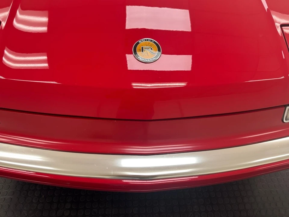 1990 Buick Reatta - Image 29 of 31