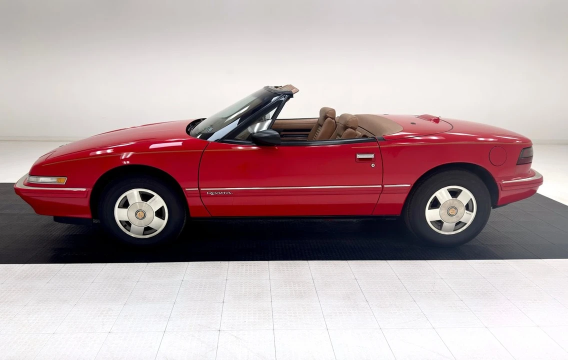 1990 Buick Reatta - Image 4 of 31