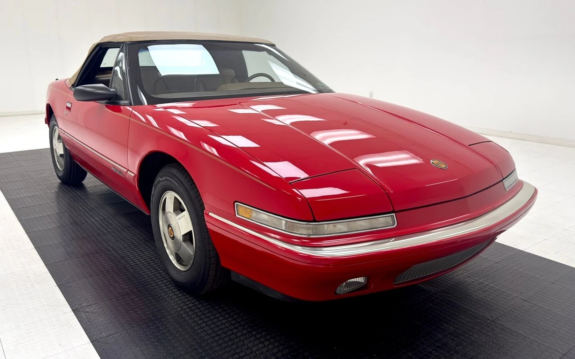 1990 Buick Reatta - Image 10 of 31