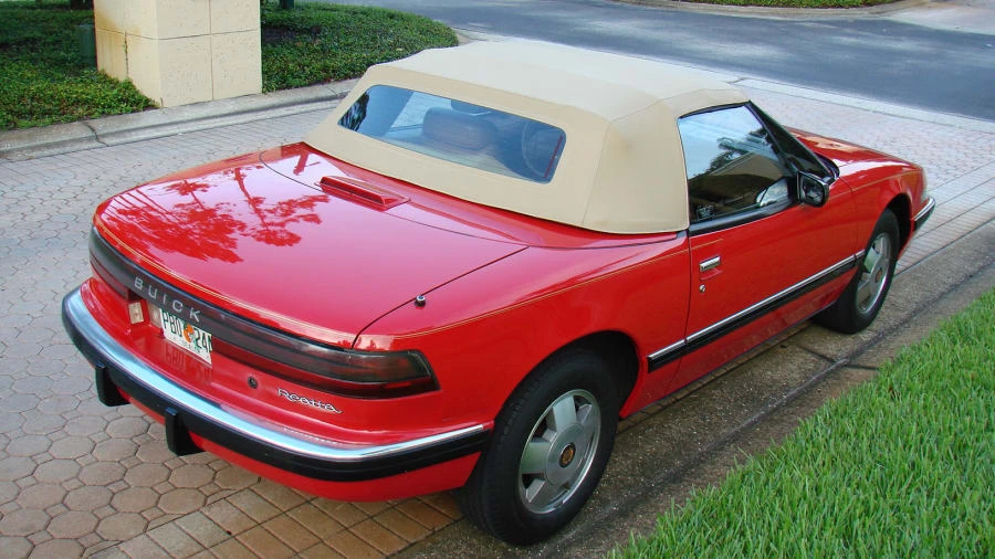 1990 Buick Reatta - Image 11 of 11