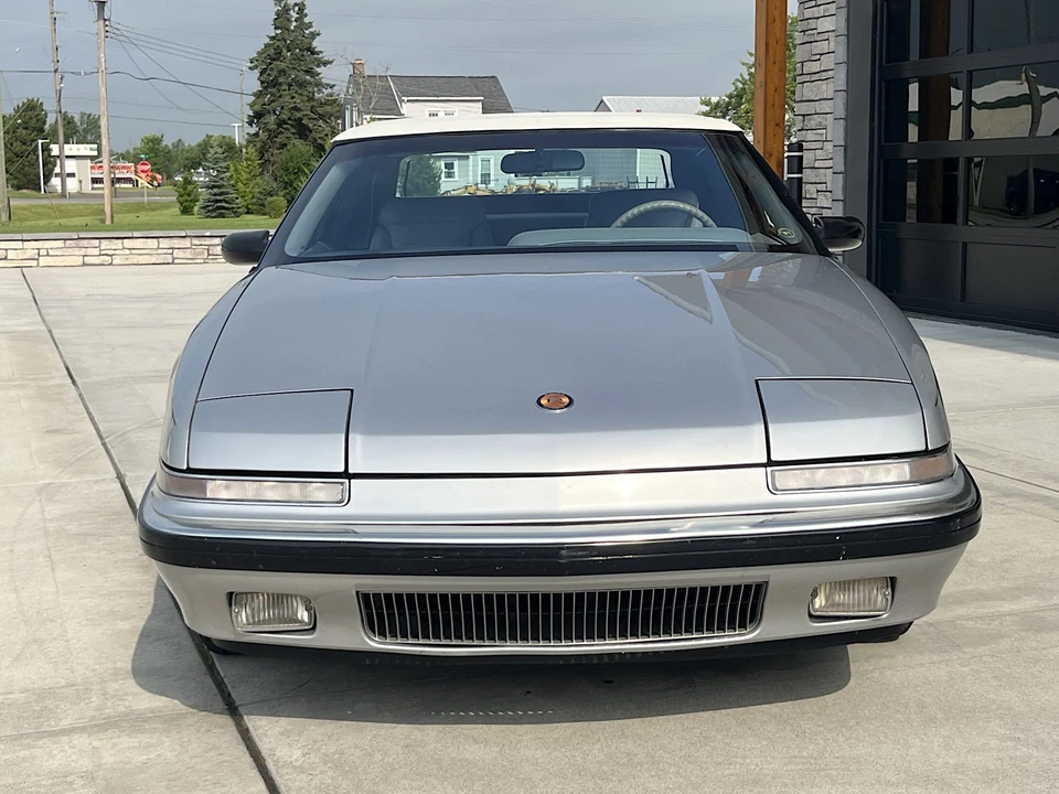 1990 Buick Reatta - Image 14 of 31