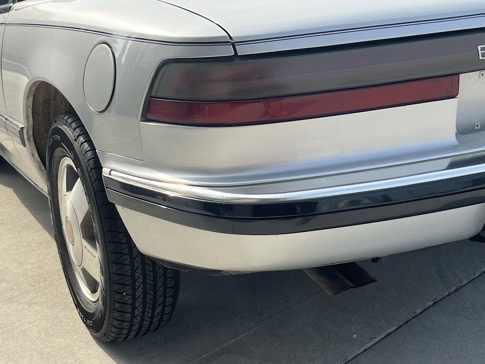 1990 Buick Reatta - Image 20 of 31