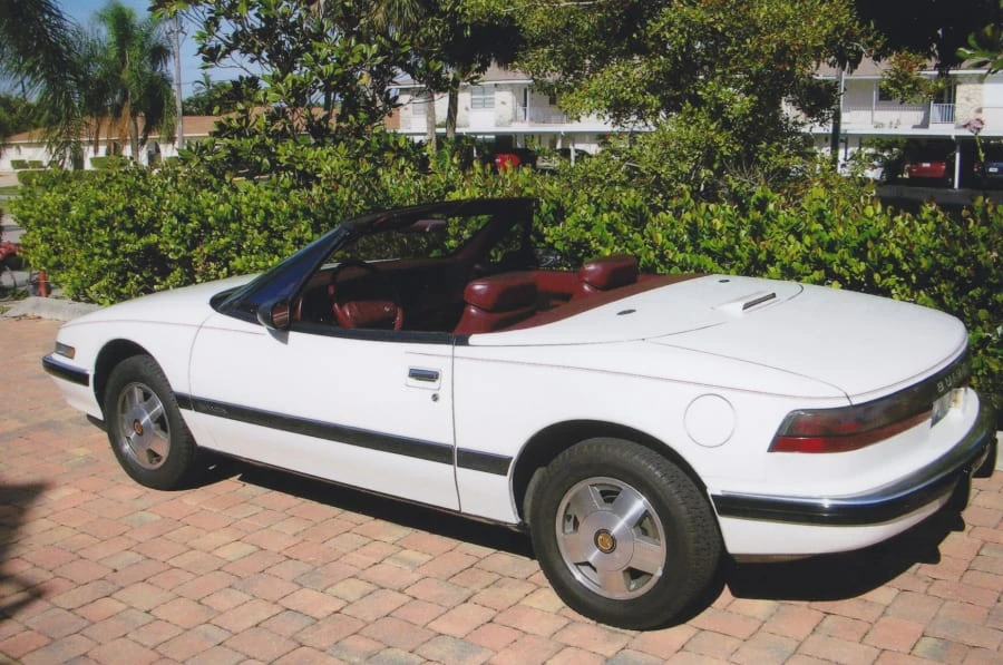 1990 Buick Reatta - Image 2 of 7