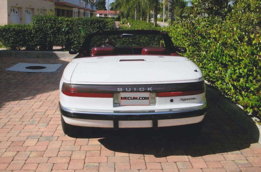 1990 Buick Reatta - Image 3 of 7