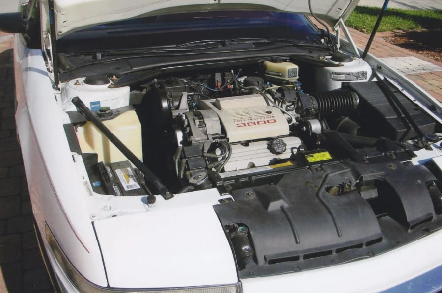 1990 Buick Reatta - Image 6 of 7