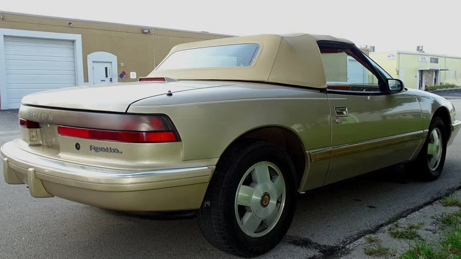 1990 Buick Reatta - Image 3 of 6