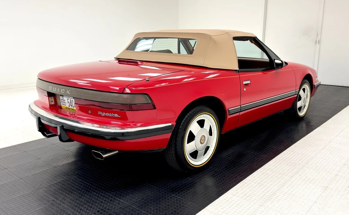 1990 Buick Reatta - Image 8 of 12