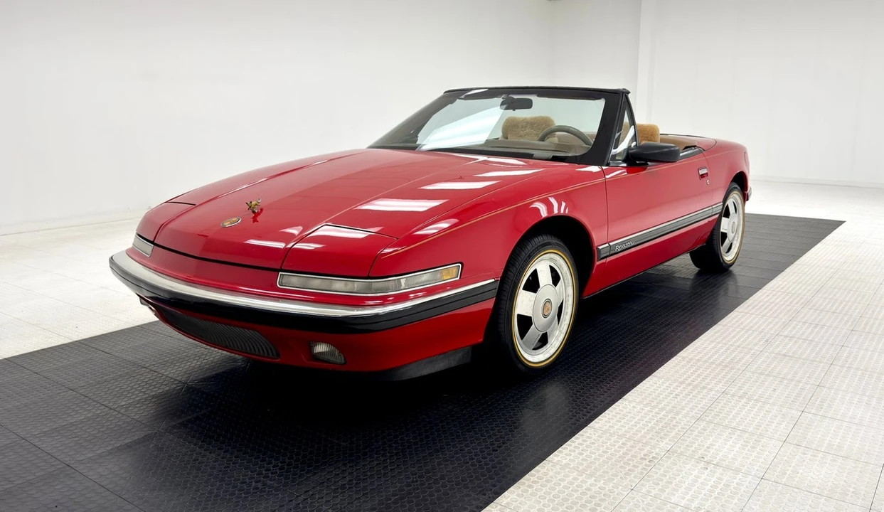 1990 Buick Reatta - Image 2 of 12