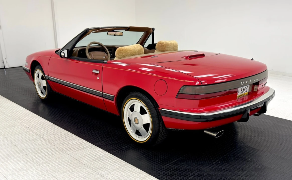 1990 Buick Reatta - Image 6 of 12