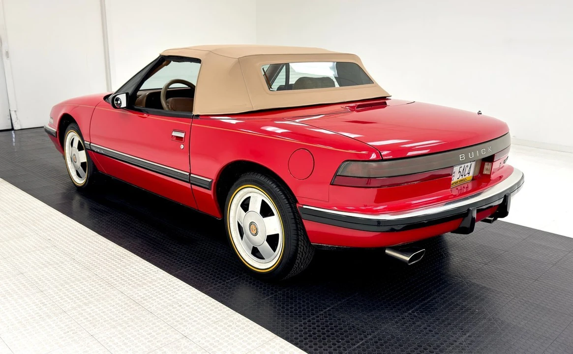1990 Buick Reatta - Image 5 of 12