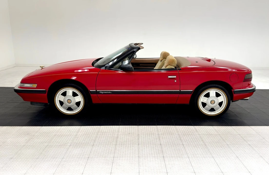 1990 Buick Reatta - Image 4 of 12