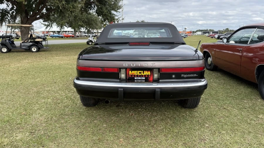 1990 Buick Reatta - Image 5 of 10