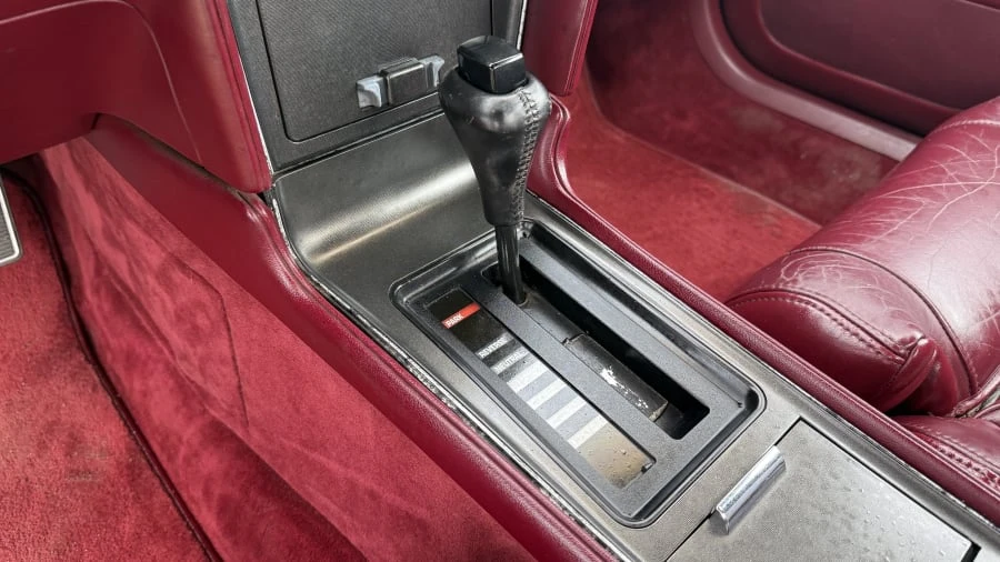 1990 Buick Reatta - Image 9 of 10