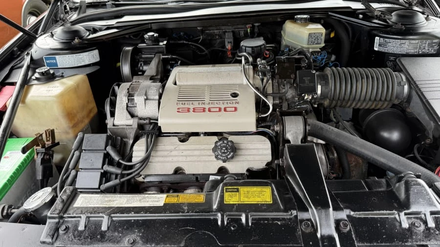 1990 Buick Reatta - Image 10 of 10