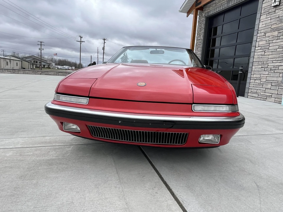 1990 Buick Reatta - Image 12 of 31