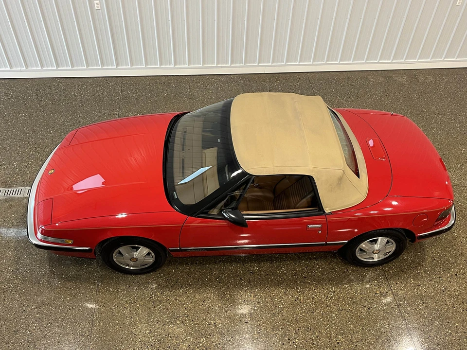 1990 Buick Reatta - Image 16 of 31