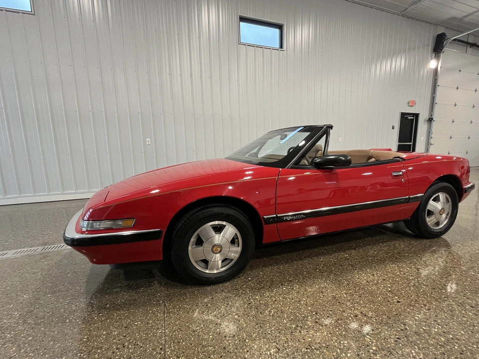 1990 Buick Reatta - Image 20 of 31