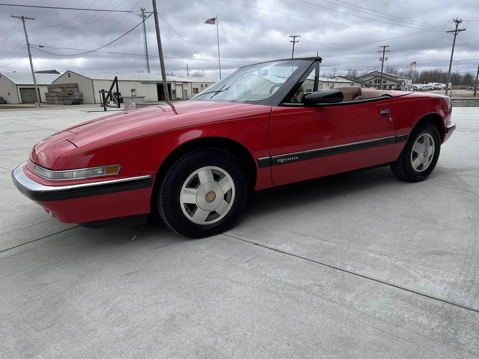 1990 Buick Reatta - Image 6 of 31