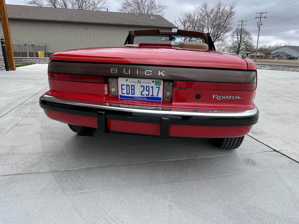 1990 Buick Reatta - Image 9 of 31