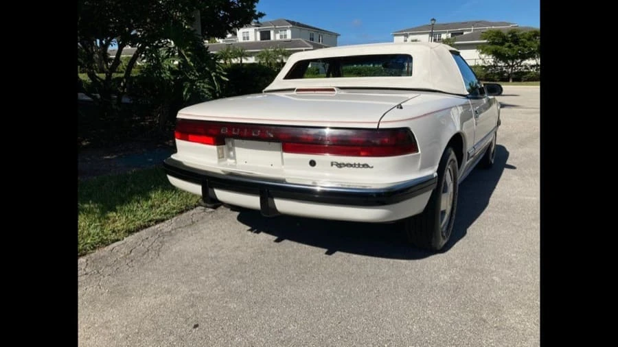 1990 Buick Reatta - Image 3 of 10