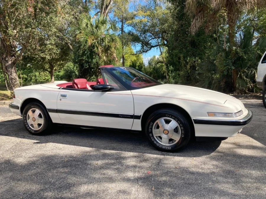 1990 Buick Reatta - Image 10 of 10